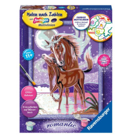 Ravensburger Malen-nach-Zahlen-Box: Zwei braune Pferde am Bach, glitzernder lila Rahmen.