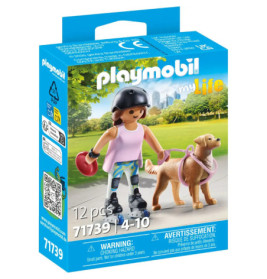 Playmobil My Life Set mit Rollschuhläuferin und Hund im Park, für Kinder von 4-10 Jahren, 12 Teile.