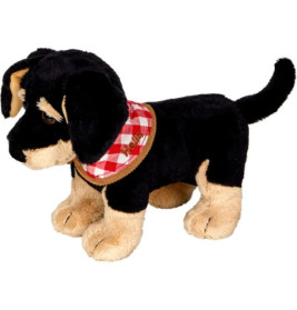 Plüschhund in Schwarz und Braun mit rot-weiß kariertem Halstuch.