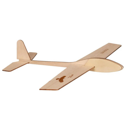 Holzgleiter-Spielzeugflugzeug mit einfachen Flügeln und Leitwerk vor weißem Hintergrund.