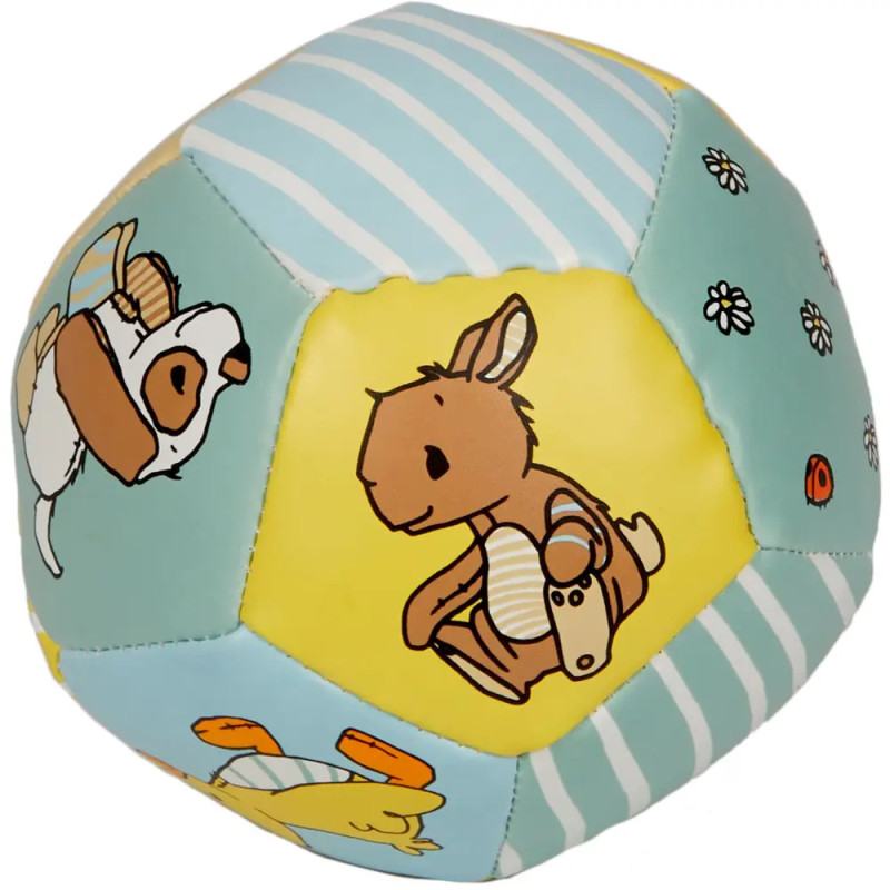 Weicher Spielzeugball mit Tiermotiven wie Hase und Hund auf pastellblauen, gelben und gestreiften Flächen.