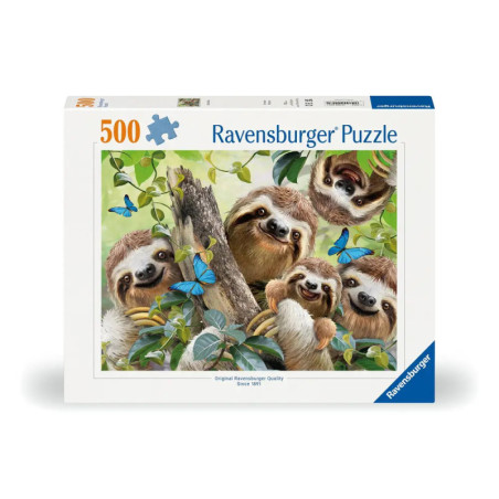 Ravensburger Puzzle, 500 Teile: Fünf lächelnde Faultiere und blaue Schmetterlinge in einem Baum.