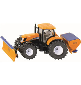 Spielzeugtraktor in Orange mit Frontpflug und Heckanbau vor weißem Hintergrund.