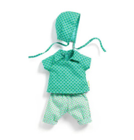 Grün-weiß gemustertes Puppenoutfit mit Haube, kurzem Oberteil und Hose, flach ausgebreitet.