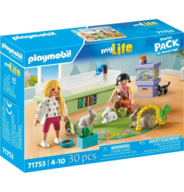 Playmobil myLife Starter-Set mit zwei Figuren, Kaninchen, Meerschweinchen und bunter Tier-Spielecke auf der Box.