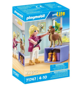 Playmobil My Life-Set mit Frau, Hund und Zubehör, 23 Teile, für Kinder von 4 bis 10 Jahren.