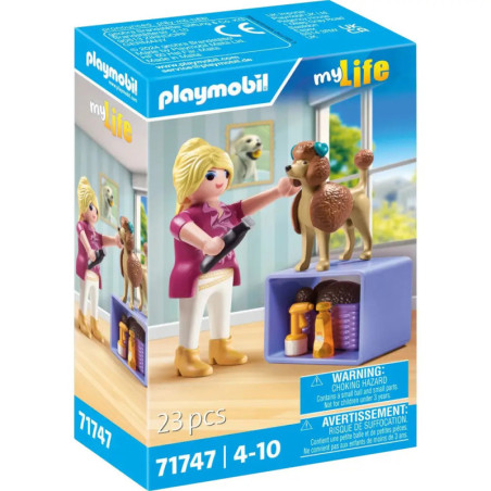 Playmobil My Life-Set mit Frau, Hund und Zubehör, 23 Teile, für Kinder von 4 bis 10 Jahren.