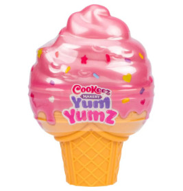 Spielzeugeis mit rosa Wirbeltopping, Streuseln und Cookeez Makery Yum Yumz-Schriftzug vorn.