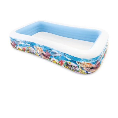 Rechteckiges Kinderplanschbecken mit Meeresmotiven, leer und vor weißem Hintergrund. Rechteckiges Kinderplanschbecken mit Meeresmotiven, leer und vor weißem Hintergrund.