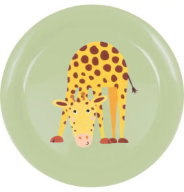 Grüner Teller mit einer Comic-Giraffe, die sich vorbeugt und nach vorne blickt.