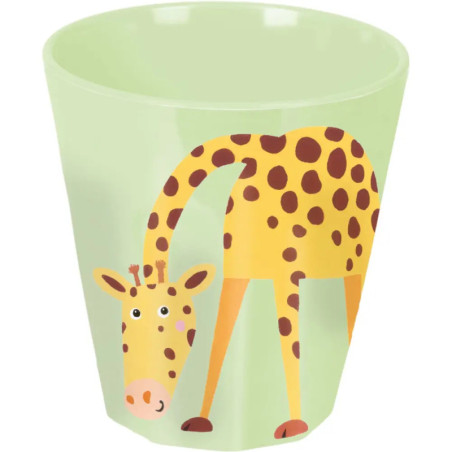 Hellgrüne Tasse mit gezeichneter Giraffe, braunen Flecken und freundlichem Gesicht.