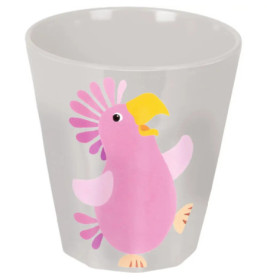 Weiße Tasse mit fröhlichem, pinkem Cartoon-Vogel, gelbem Schnabel und Flügeln.