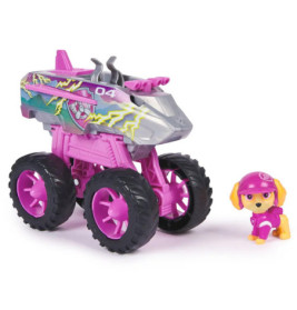 Spielzeug-Monstertruck in Pink und Grau mit großen Rädern neben kleinem Hund in pinkem Helm und Anzug.