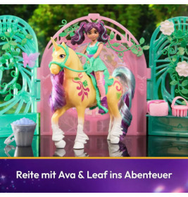 UCA Small Doll Ava & Leaf Stall Spielset