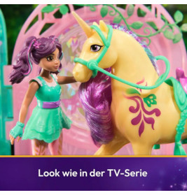 UCA Small Doll Ava & Leaf Stall Spielset