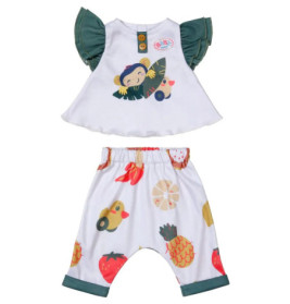 Kleinkind-Outfit mit Affenmuster-Oberteil, grünen Ärmeln und Hosen mit Fruchtmuster und Umschlägen.