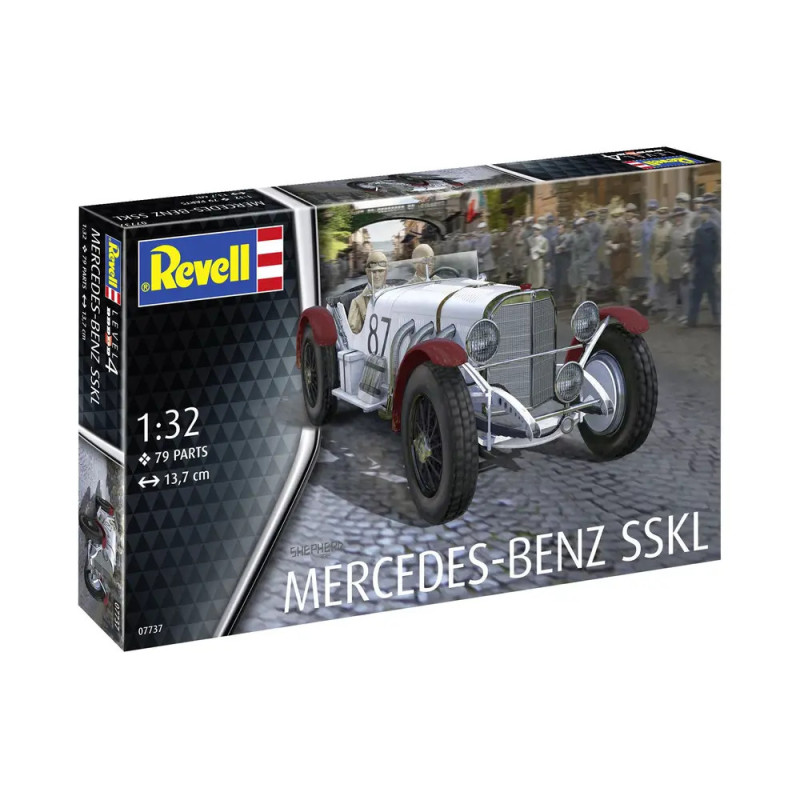 Revell Bausatz Mercedes-Benz SSKL, 1:32, 79 Teile, mit Oldtimer-Rennwagen auf der Verpackung. Revell Bausatz Mercedes-Benz SSKL, 1:32, 79 Teile, mit Oldtimer-Rennwagen auf der Verpackung.