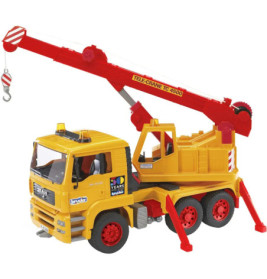 Gelber Spielzeug-Kranwagen mit rotem Ausleger, Stützen, Haken und der Aufschrift TELE-CRANE TC 4500.