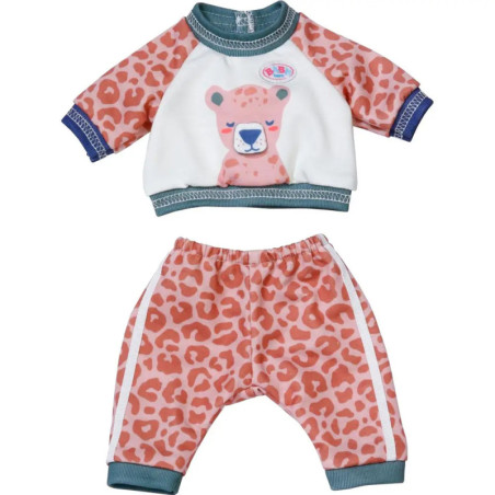 Zweiteiliges Puppenset mit pinker Leopardenhose und Top mit Bärengesicht.