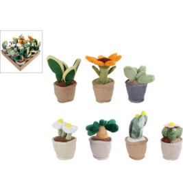 Sieben Plüsch-Pflanzen und Blumen in kleinen Töpfen auf weißem Hintergrund.