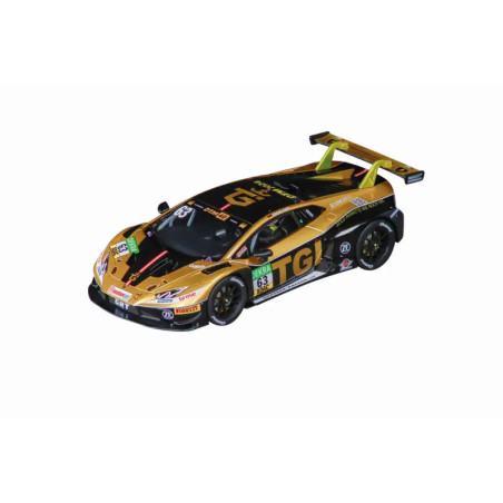 Gold-schwarzer Rennwagen mit Sponsor-Logos und großem Heckflügel, schräg von der Seite gesehen.
