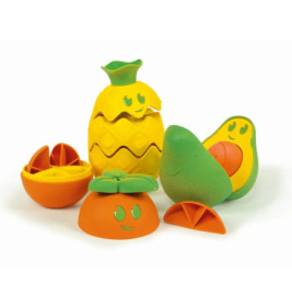 Vier bunte Spielfrüchte mit lachenden Gesichtern: Ananas, Avocado, Orange und ein Segment.