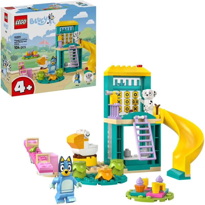 LEGO Bluey Set mit Spielplatz, zwei Bluey Figuren und gelber Rutsche, Box im Hintergrund. LEGO Bluey Set mit Spielplatz, zwei Bluey Figuren und gelber Rutsche, Box im Hintergrund.