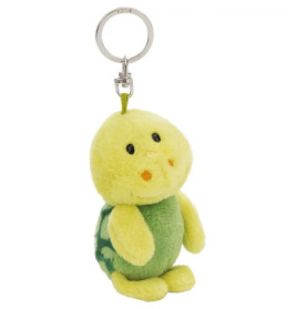 Grüner und gelber Plüschschildkröten-Schlüsselanhänger mit silbernem Ring, nach vorne gerichtet.