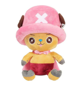 Plüschfigur von Tony Tony Chopper aus One Piece mit rosa Hut (weißes X) und rosa Umhang.