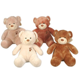 Vier Plüsch-Teddybären in unterschiedlichen Brauntönen sitzen nebeneinander und schauen nach vorne.