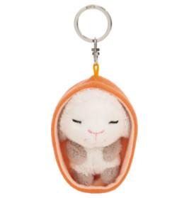 Plüschhasen-Schlüsselanhänger mit orangem Umhang, geschlossenen Augen und gefalteten Händen.