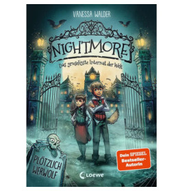 Das Cover von Nightmore zeigt zwei Kinder vor einem beleuchteten, unheimlichen Herrenhaus mit gotischen Toren bei Nacht.
