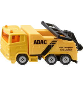 Gelber ADAC-Spielzeugabschleppwagen mit schwarzen Streifen vor weißem Hintergrund.