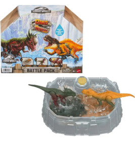 Zwei Dinosaurier-Spielzeuge kämpfen in einer Arena, im Hintergrund ist die Jurassic World Dino Battle Pack Box zu sehen.