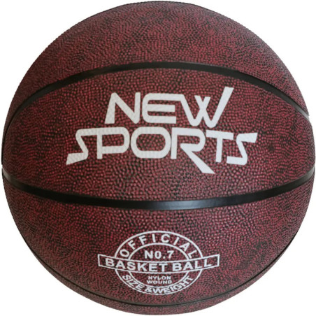 Brauner Basketball mit Aufschrift: NEW SPORTS, OFFIZIELLER BASKETBALL NR. 7 GRÖSSE & GEWICHT.