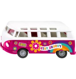 Bunter Spielzeug-Van mit LOVE- und STAY GROOVY-Schriftzug, Blumen und Regenbogen-Dekor an der Seite.