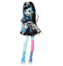 Modepuppe mit blauer Haut, schwarz-blauem Haar, ungleichen Strümpfen und silbernen Accessoires.