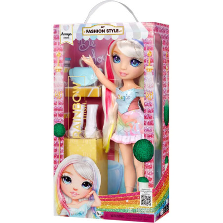 Modepuppe mit bunten Haaren im rosa Kleid, verpackt in einer My Fashion Style Spielzeugbox.
