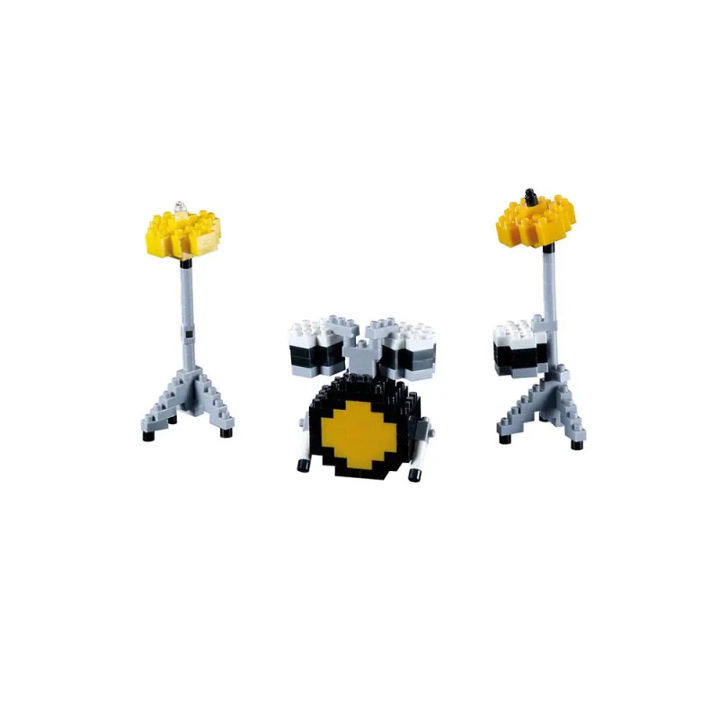 Miniatur-Schlagzeug aus kleinen Bausteinen mit gelben Becken und gelber Bassdrum.