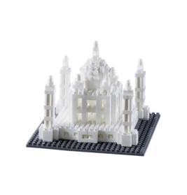 Weißes Miniaturmodell des Taj Mahal aus kleinen Plastiksteinen auf schwarzem Sockel.