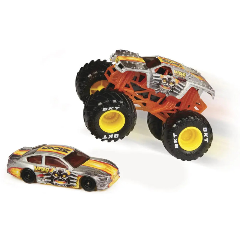Zwei Spielzeugfahrzeuge: ein Monstertruck und ein Rennwagen mit großen Reifen und Flammendesign.