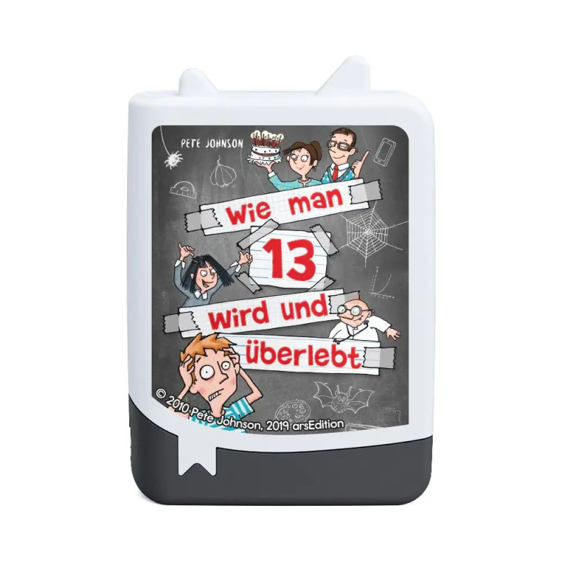 Buchcover mit Comicfiguren und dem deutschen Titel Wie man 13 wird und überlebt auf Tafel-Hintergrund.