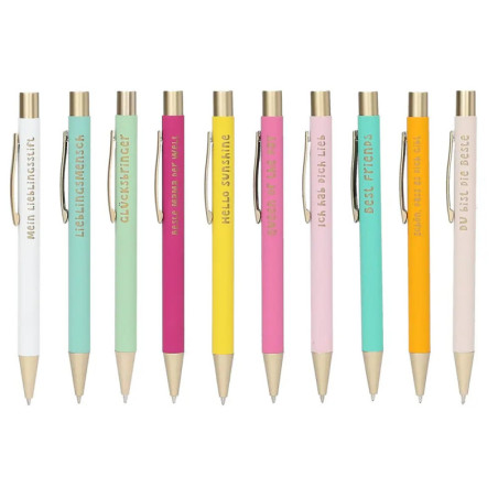 Zehn bunte Stifte mit goldenen Clips und motivierenden Sprüchen auf weißem Hintergrund.