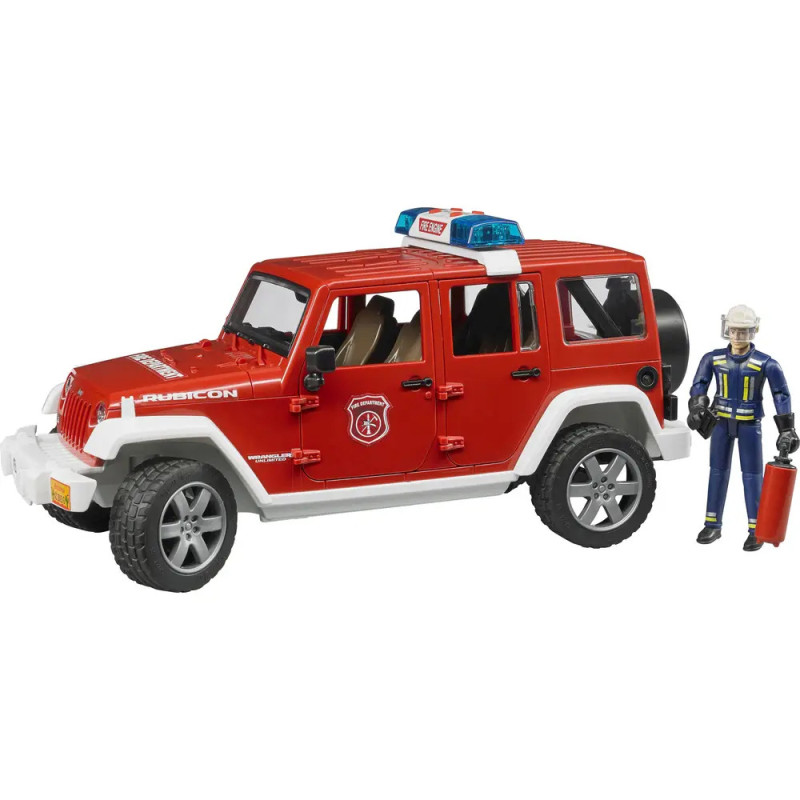 Rotes Feuerwehr-Spielzeugauto mit Feuerwehrmann in Uniform, der neben dem Wagen einen Feuerlöscher hält. Rotes Feuerwehr-Spielzeugauto mit Feuerwehrmann in Uniform, der neben dem Wagen einen Feuerlöscher hält.