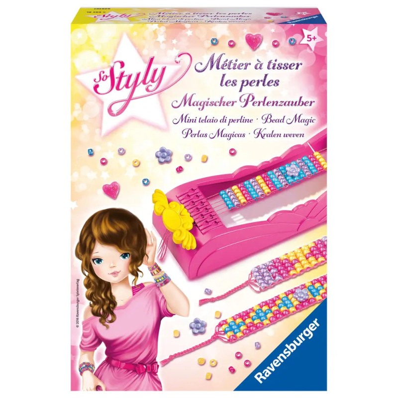 Box des Ravensburger So Styly Perlen-Websets mit bunten Perlen und einem illustrierten Mädchen auf der Vorderseite. Box des Ravensburger So Styly Perlen-Websets mit bunten Perlen und einem illustrierten Mädchen auf der Vorderseite.