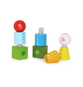 Bunte Holzbausteine mit verschiedenen Formen, Mustern und Steckverbindungen auf weißem Hintergrund.