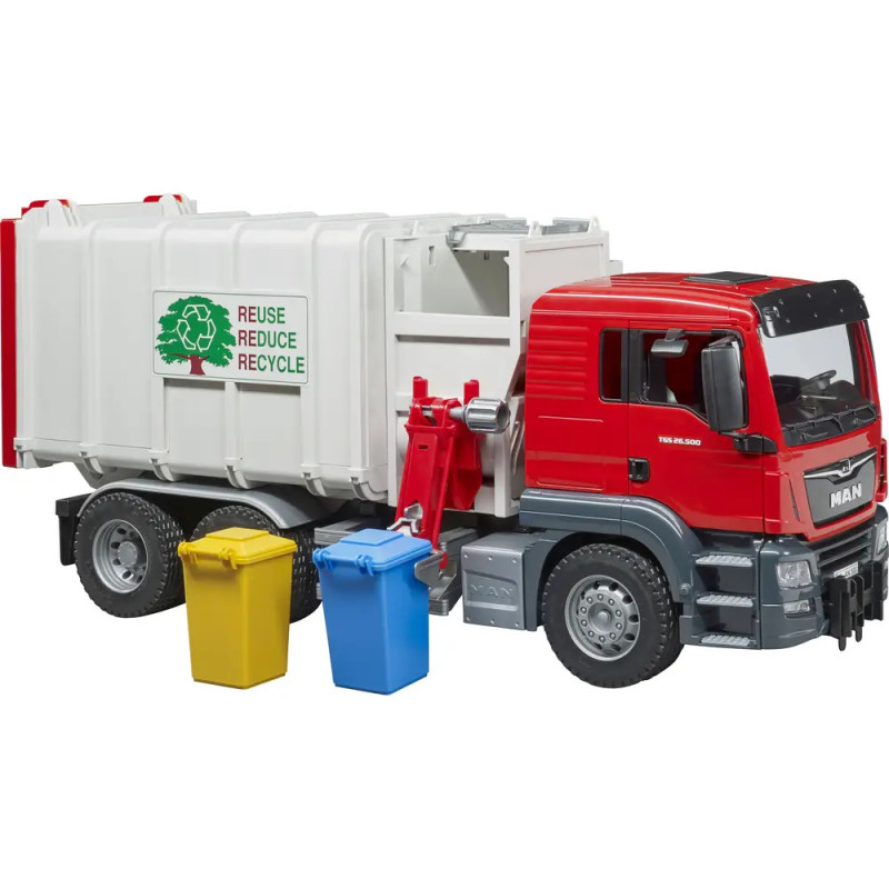Ein Spielzeug-Müllwagen mit Recyclingzeichen steht neben gelben und blauen Sammelbehältern.