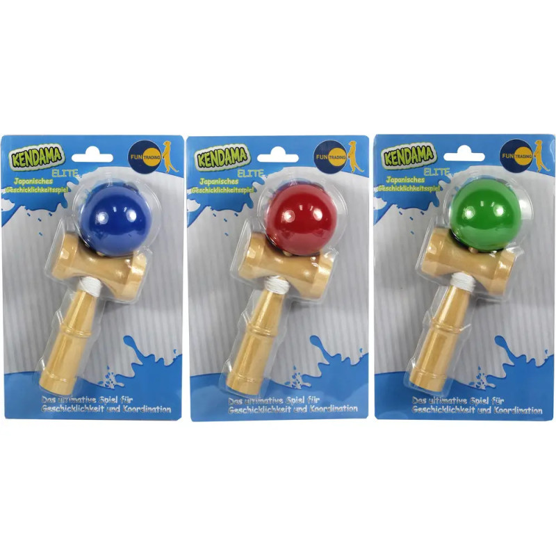Drei verpackte Kendama-Spielzeuge mit blauen, roten und grünen Bällen stehen nebeneinander.