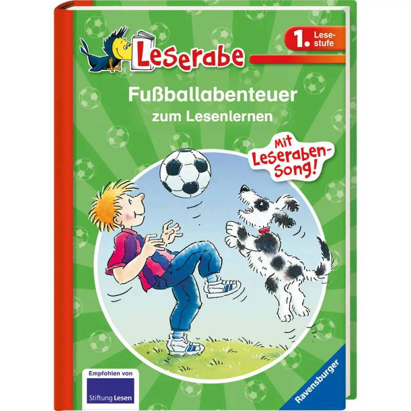 Cover: Ein Junge und ein Hund spielen Fußball, Titel: Fußballabenteuer zum Lesenlernen.