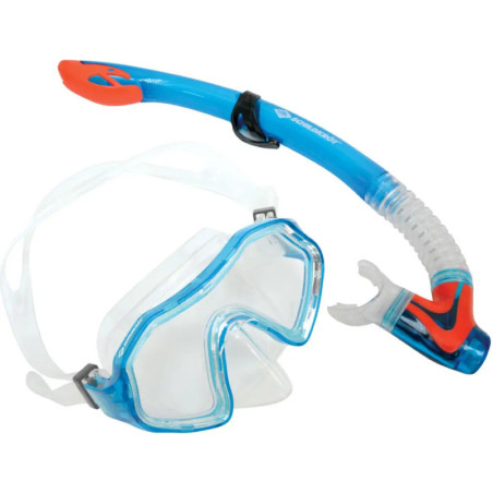 Blauer und orangefarbener Schnorchel mit transparenter Tauchmaske vor weißem Hintergrund. Blauer und orangefarbener Schnorchel mit transparenter Tauchmaske vor weißem Hintergrund.